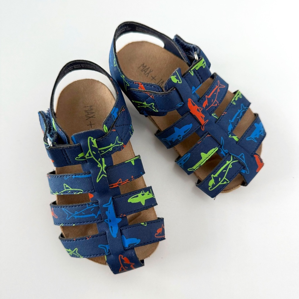 Max + Jake Finn Shark Sandals size 6M